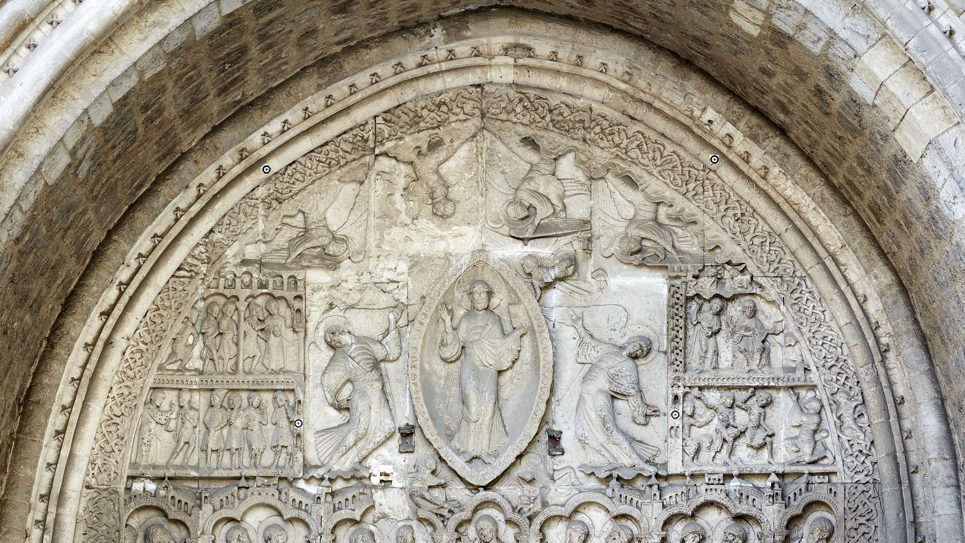 Tympan de la cathédrale de Cahors, détail (Nelly Blaya © Département du Lot).